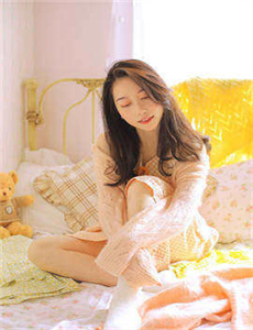 《人妻少妇偷人无码精品AV-美女露着奶头光胸光屁屁动态图》