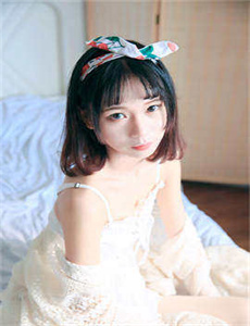 《土逼视频-翘臀美女xx00后进式在阳台图》