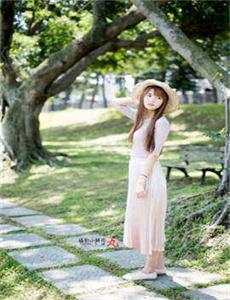 《嗯啊宝贝真骚办公室-久久精品少妇高潮A片免费观》