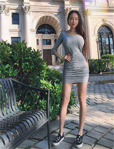 《自然风光裸模-粉嫩的她1v1军婚H》